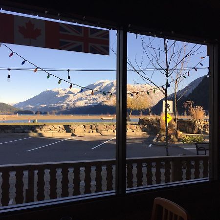 Spring Villa Hotel Harrison Hot Springs Bagian luar foto