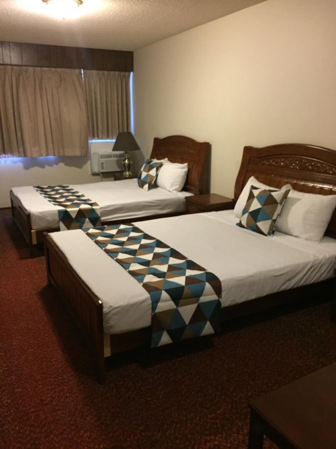 Spring Villa Hotel Harrison Hot Springs Bagian luar foto
