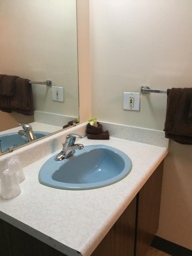 Spring Villa Hotel Harrison Hot Springs Bagian luar foto
