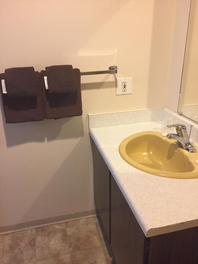 Spring Villa Hotel Harrison Hot Springs Bagian luar foto