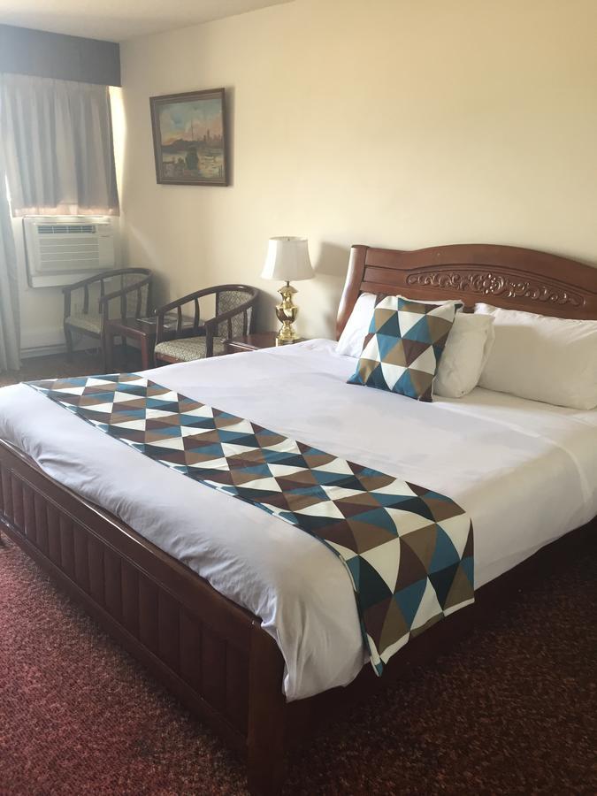 Spring Villa Hotel Harrison Hot Springs Bagian luar foto