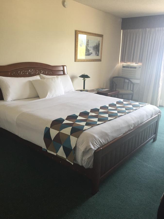 Spring Villa Hotel Harrison Hot Springs Bagian luar foto