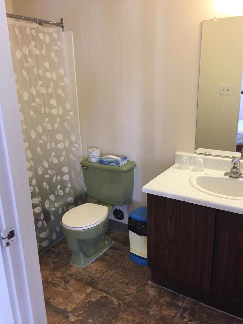 Spring Villa Hotel Harrison Hot Springs Bagian luar foto
