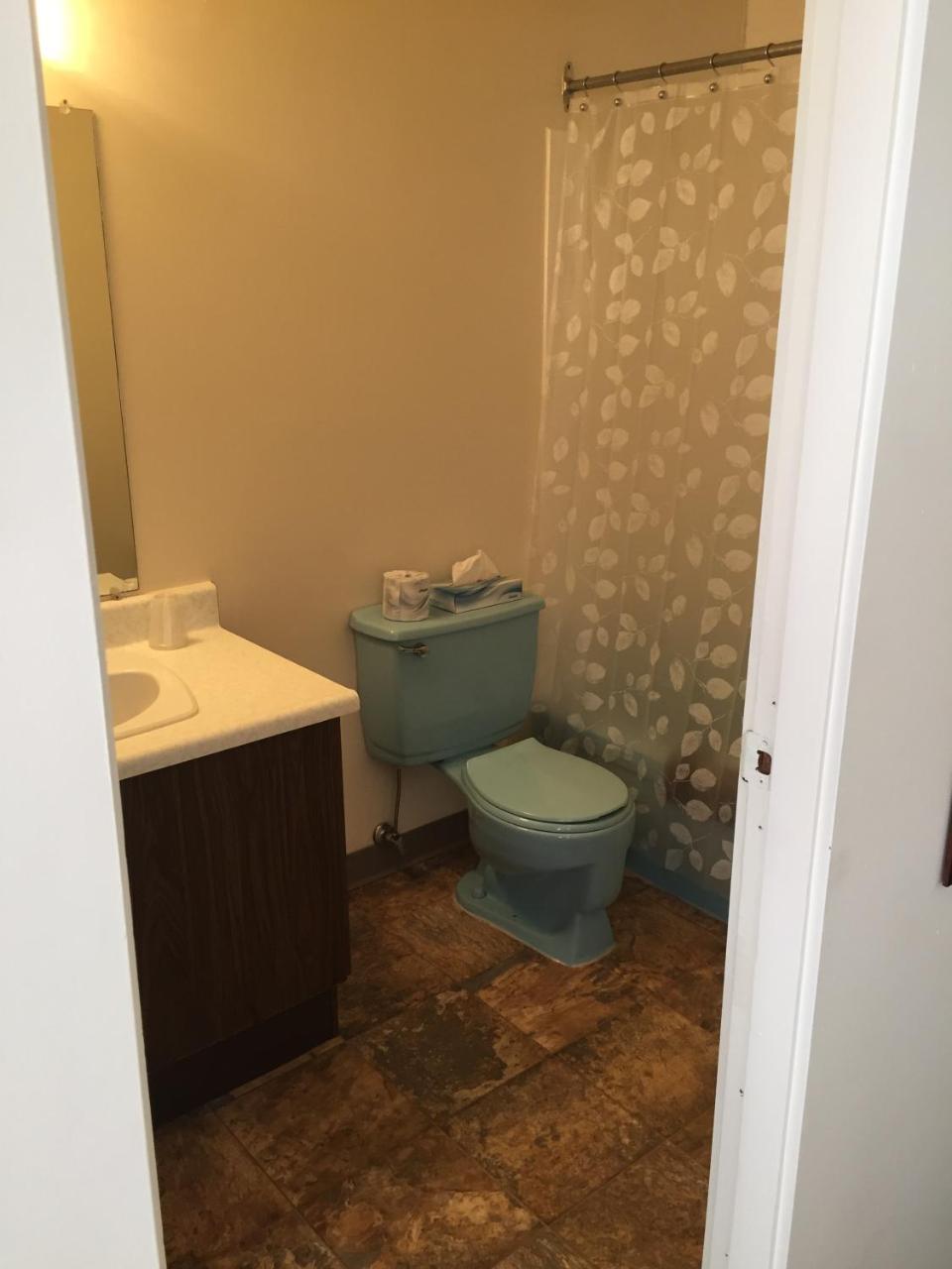 Spring Villa Hotel Harrison Hot Springs Bagian luar foto