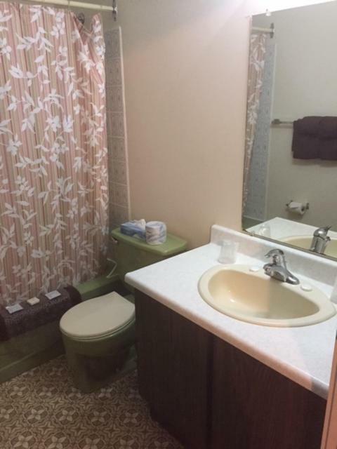 Spring Villa Hotel Harrison Hot Springs Bagian luar foto